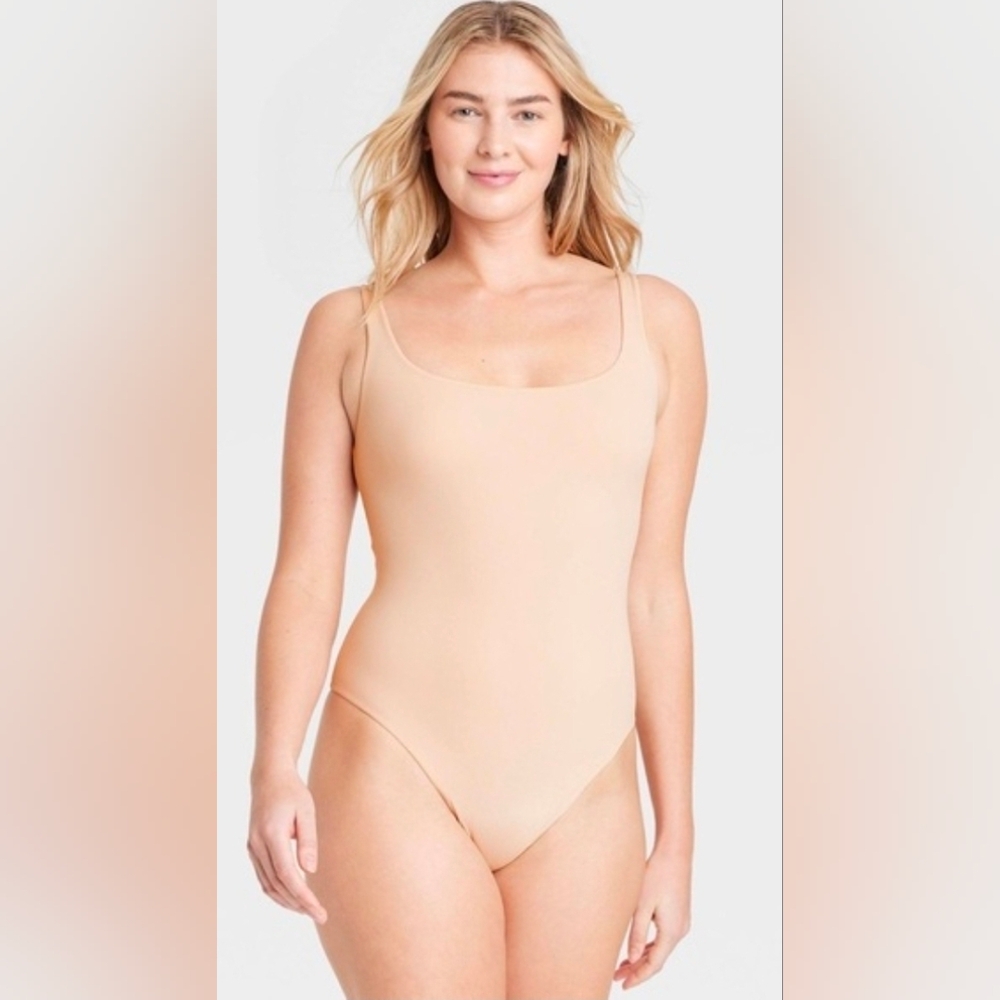 AUDEN Nude Scoop Neck Bodysuit With Thong Back. BEIGE OR Brown